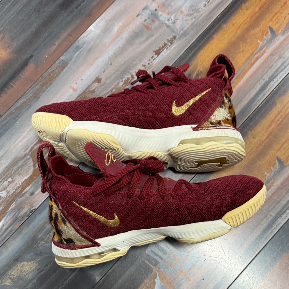 Nike LeBron James 16 King 6.5Y
